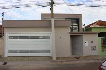 Casa para alugar CENTRO, Campos Gerais - R$ 2.500 - MTCA00394