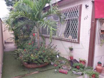 Imperdível - Casa 4 quartos c/ suíte de 224 m² excelente localização - DBCA40002