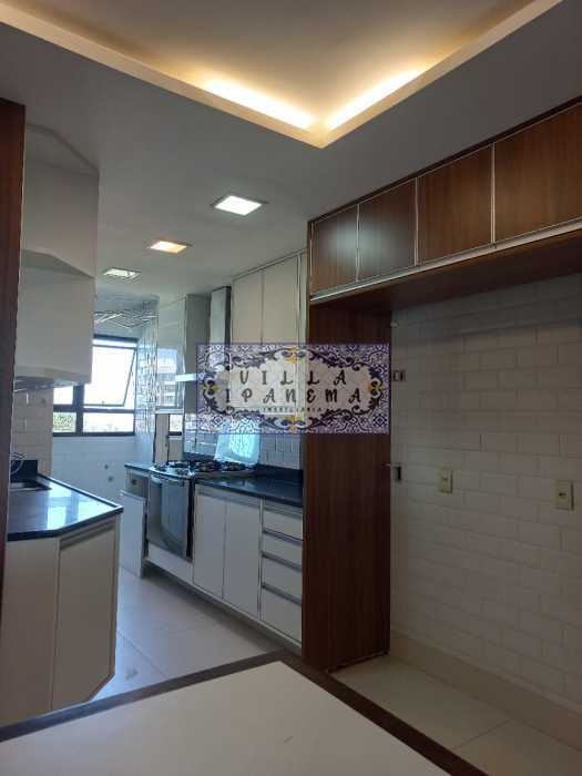 Conheça WhatsApp Image 2023-08-24 at 1 do imóvel - BARRA I COB. DUPLEX I 263 M² I VARANDA I 3 QTS (SUÍTE) I 4 BANHS E 3 VAGAS! - 0039ELIENE - 21 WhatsApp Image 2023-08-24 at 1 - 21