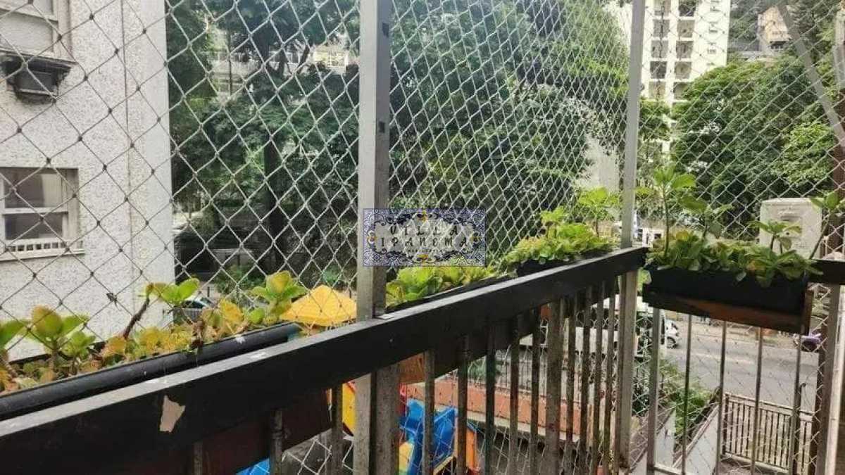 IMPERDÍVEL! - Excelente apartamento duplex à venda no Cosme Velho com portaria 24hs, play, parquinho infantil, próximo ao Colégio Sion e ao comércio local. - ROL170
