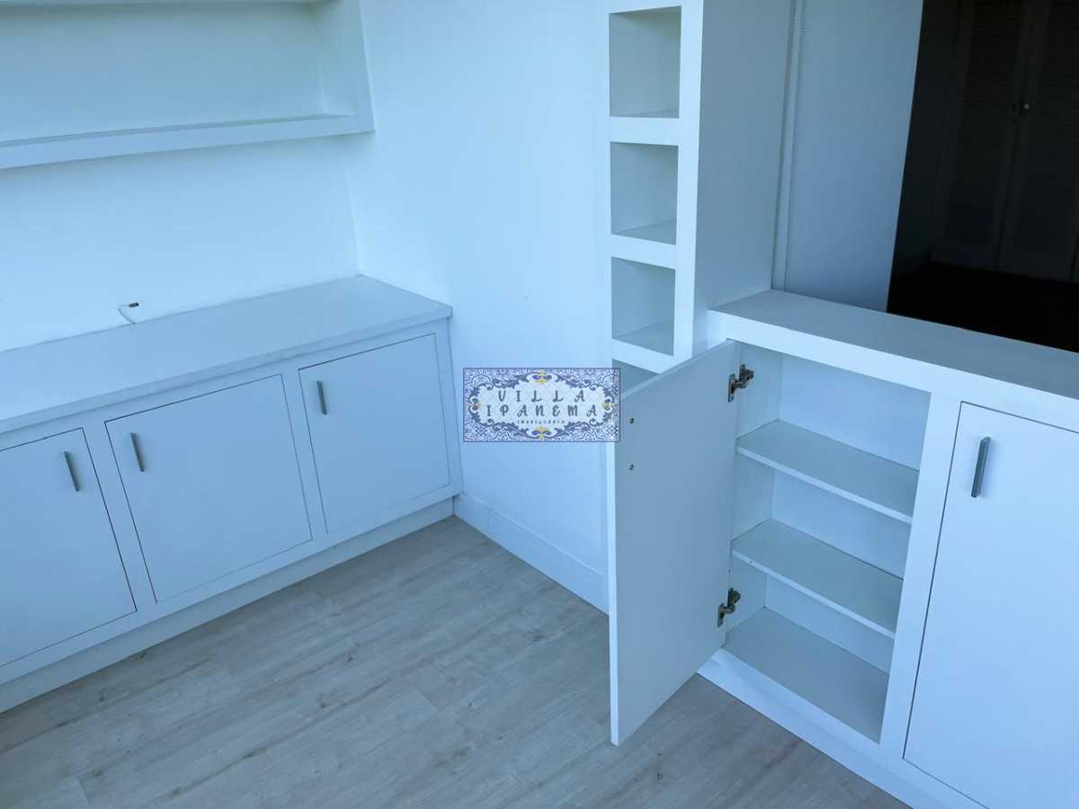 Conheça varanda armario 1. do imóvel - Apartamento à venda Avenida das Américas, Barra da Tijuca, Rio de Janeiro - R$ 825.000 - ML12 - 28 varanda armario 1. - 28