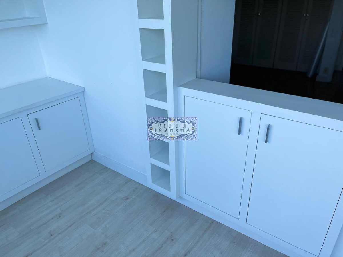 Conheça varanda armario. do imóvel - Apartamento à venda Avenida das Américas, Barra da Tijuca, Rio de Janeiro - R$ 825.000 - ML12 - 29 varanda armario. - 29