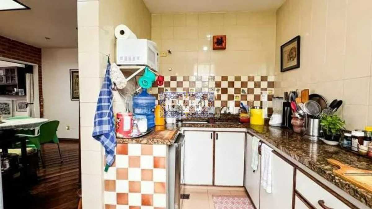 a5ba8e4d-3916-44b8-9581-40ba8d - 30