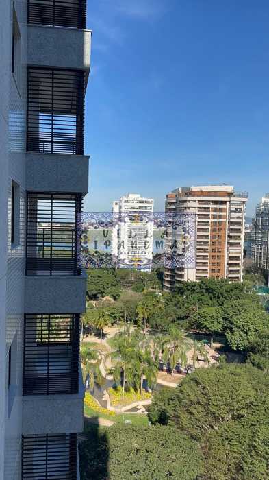 ae4c8ba1-4000-42e5-bd56-22b710 - 12