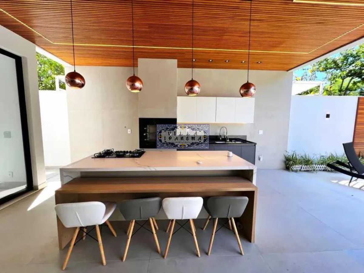 9792025b-8af3-4f79-b030-3a4384 - 6