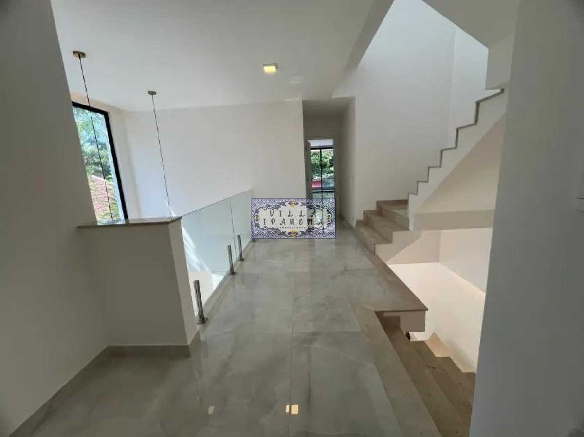 c332f8a2-2d6b-4f3f-bac4-cccdc2 - 43