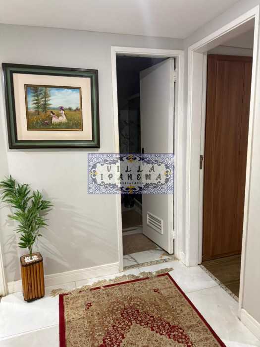 13ECEE75-F391-477C-B9E5-B9BA03 - 19