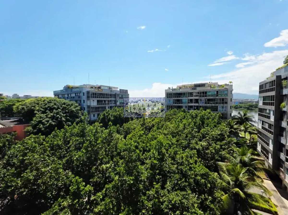 73e56694-d106-441a-b090-9ae222 - 1