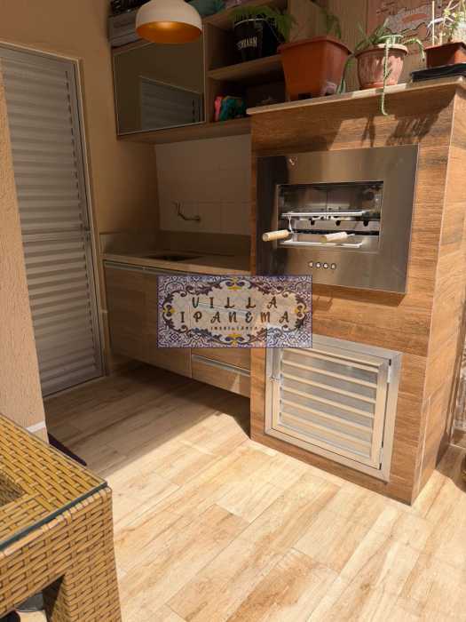 F49B1EBA-71D9-423C-8904-82D446 - 12