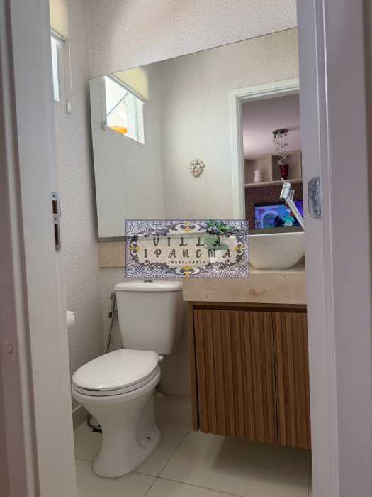 411D4753-48FD-4B28-8C5B-CD87EF - 27