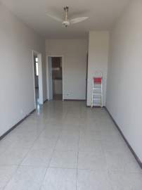 Ótima localização - APTO VAZIO COM 2 QTOS E VARANDA - OLAP20120