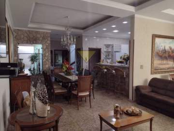 Casa 4 quartos à venda Centro, Mogi das Cruzes - R$ 2.000.000 - MTCA40052