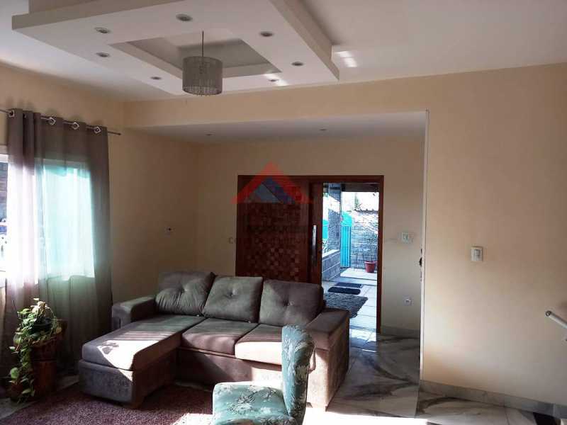 Conheça 6 do imóvel - Casa triplex com 4 quartos sendo 1 suíte a venda em Campo Grande, próximo ao West Shopping. - CGCA40002 - 7 6 - 7