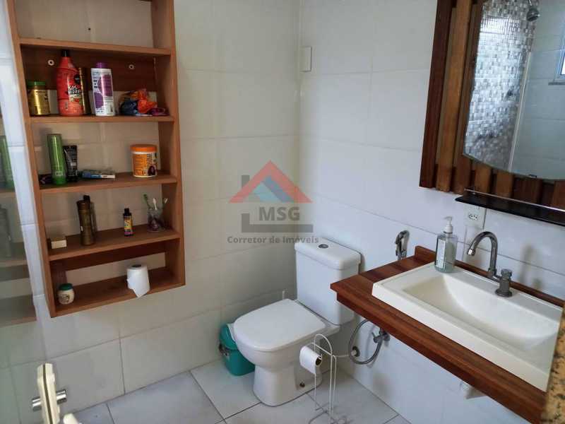 Conheça 11 do imóvel - Casa triplex com 4 quartos sendo 1 suíte a venda em Campo Grande, próximo ao West Shopping. - CGCA40002 - 12 11 - 12