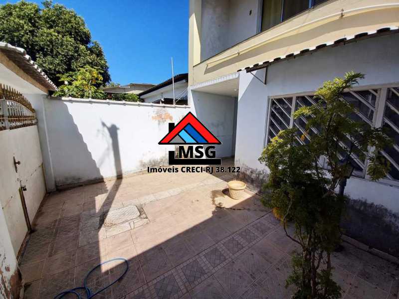 Conheça 2 do imóvel - Casa 4 quartos com quintal, local tranquilo com comércio - CGCA40014 - 2 2 - 2