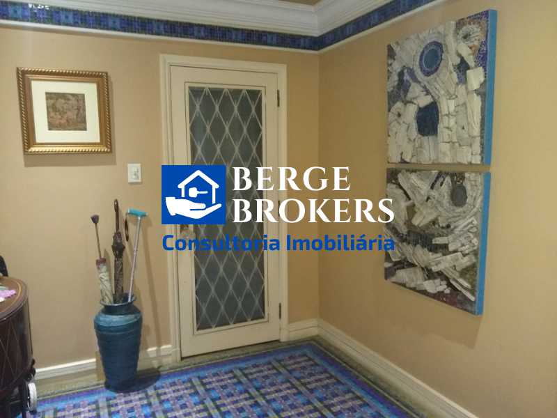 HALL DE ENTRADA - 27