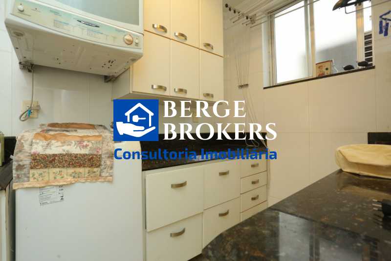 ÁREA DE SERVIÇO - 24