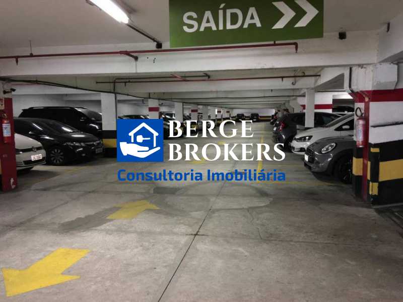 Estacionamento - 12