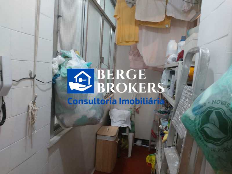 ÁREA DE SERVIÇO - 24