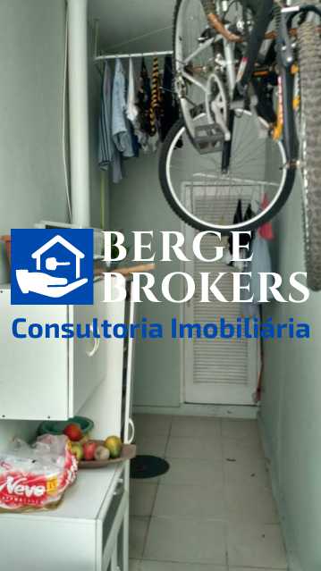 ÁREA DE SERVIÇO - 20