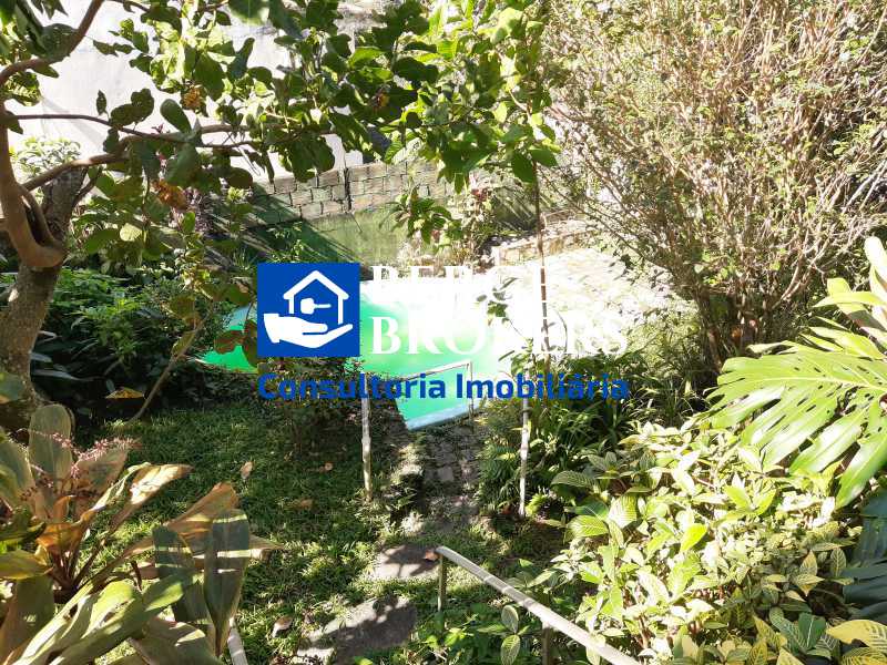 JARDIM C PISCINA - 56
