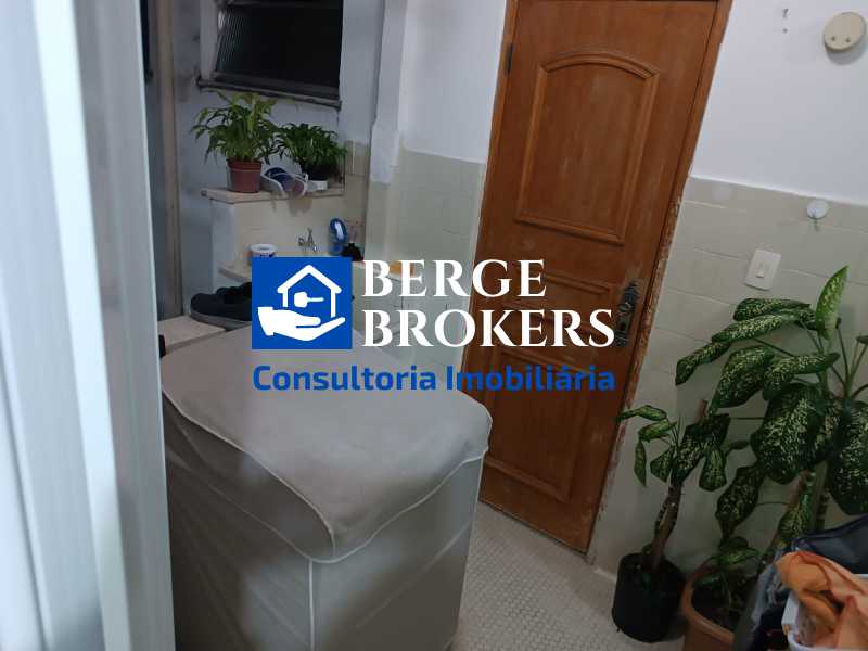 ÁREA DE SERVIÇO - 24