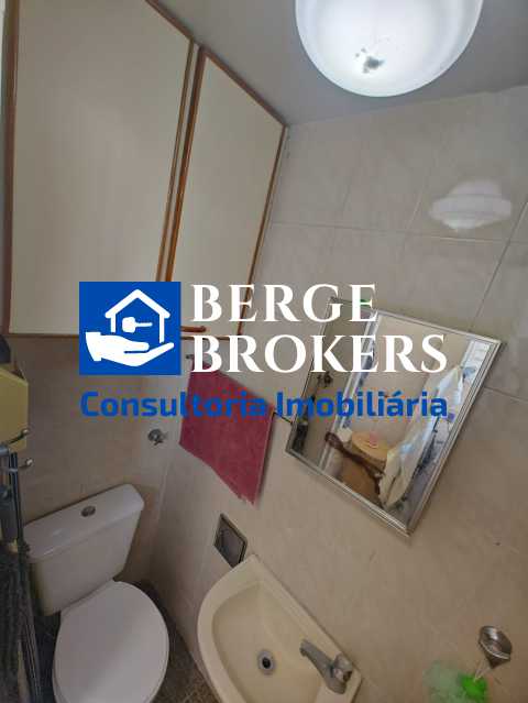 BANHEIRO DE SERVIÇO - 13