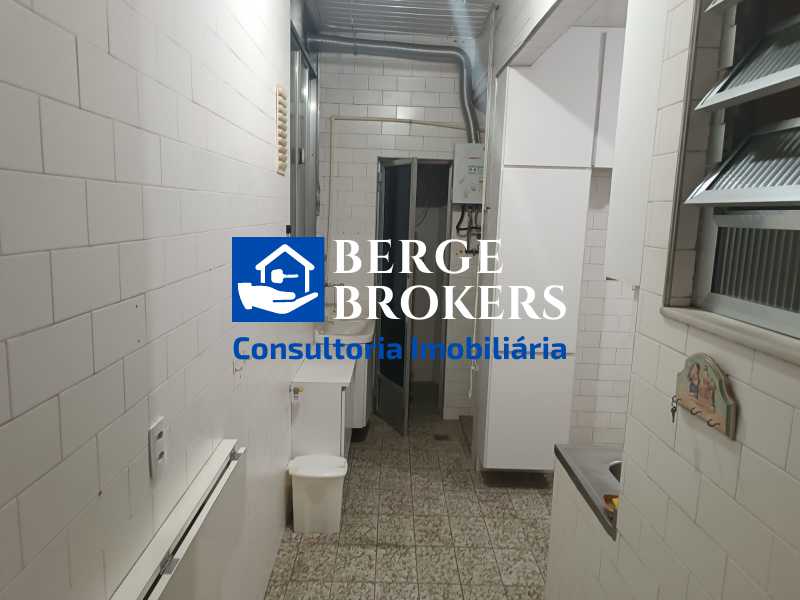 ÁREA DE SERVIÇO - 19