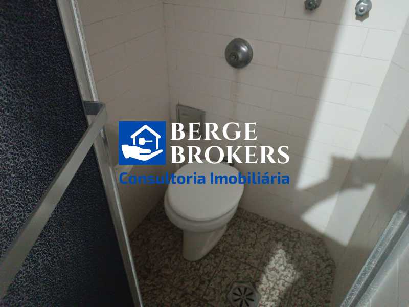 BANHEIRO DE SERVIÇO - 25