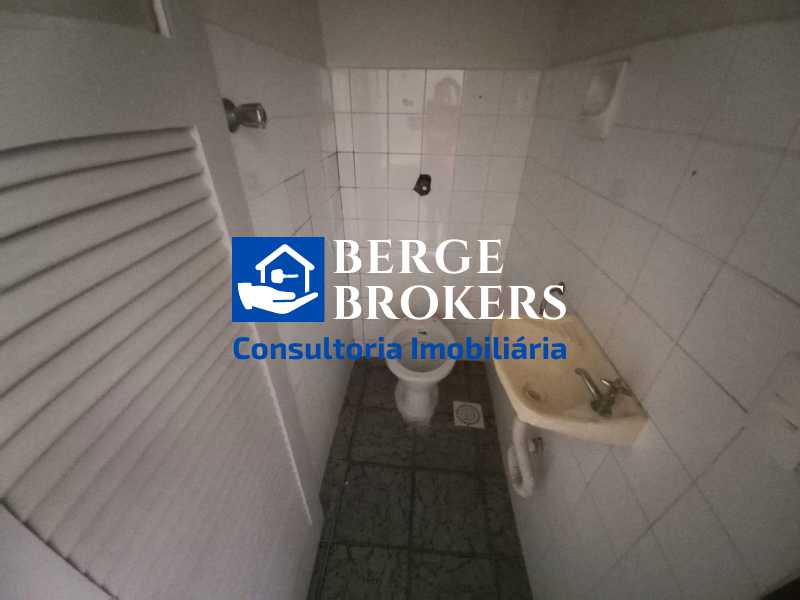 BANHEIRO DE SERVIÇO - 24