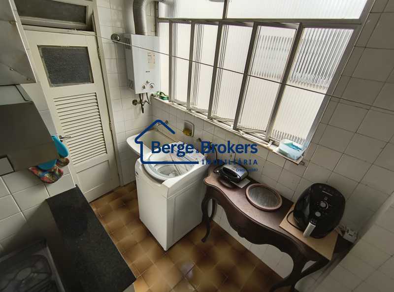 ÁREA SERVIÇO - 20