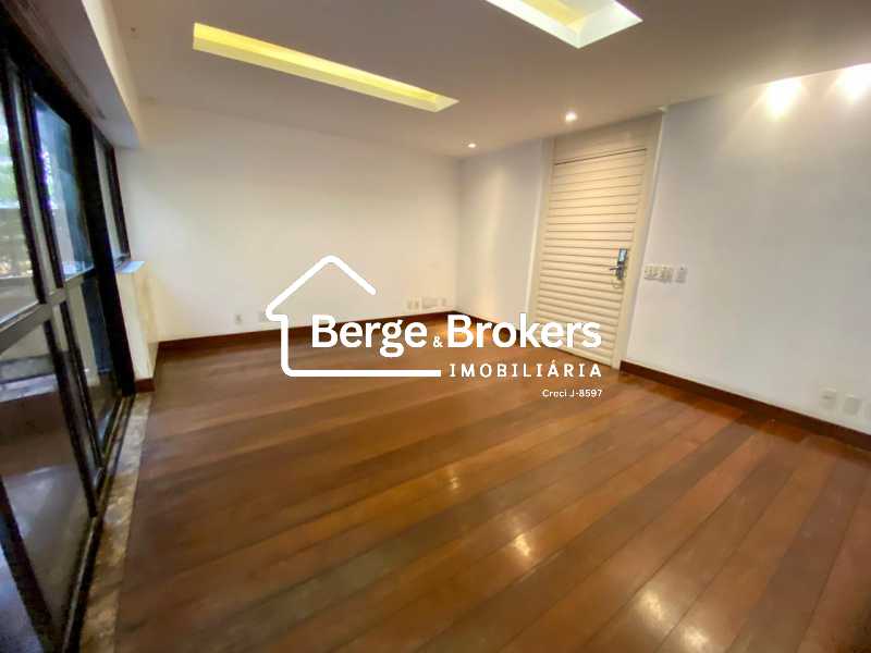 Conheça sala do imóvel - Apartamento à venda Rua Carlos Gois, Leblon, Rio de Janeiro - R$ 6.000.000 - RJAP30642 - 17 sala - 17