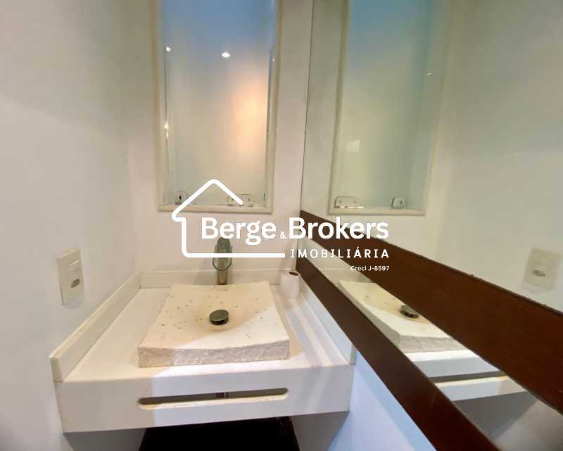 Conheça lavabo do imóvel - Apartamento à venda Rua Carlos Gois, Leblon, Rio de Janeiro - R$ 6.000.000 - RJAP30642 - 36 lavabo - 36