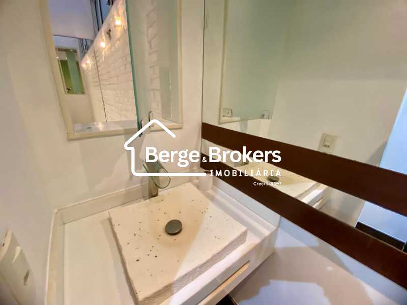 Conheça lavabo do imóvel - Apartamento à venda Rua Carlos Gois, Leblon, Rio de Janeiro - R$ 6.000.000 - RJAP30642 - 37 lavabo - 37
