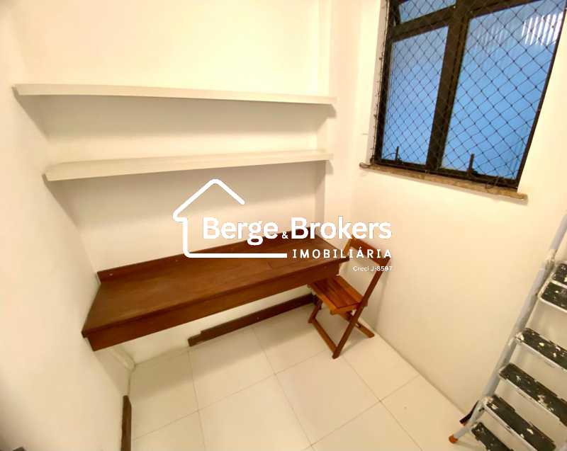 Conheça quarto dependência2 do imóvel - Apartamento à venda Rua Carlos Gois, Leblon, Rio de Janeiro - R$ 6.000.000 - RJAP30642 - 79 quarto dependência2 - 79