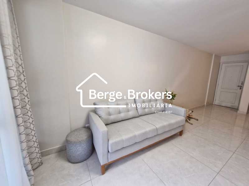 WhatsApp Image 2024-10-14 at 1 - 7