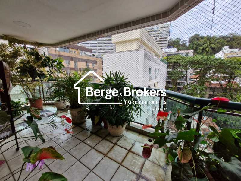 WhatsApp Image 2024-10-14 at 1 - 3