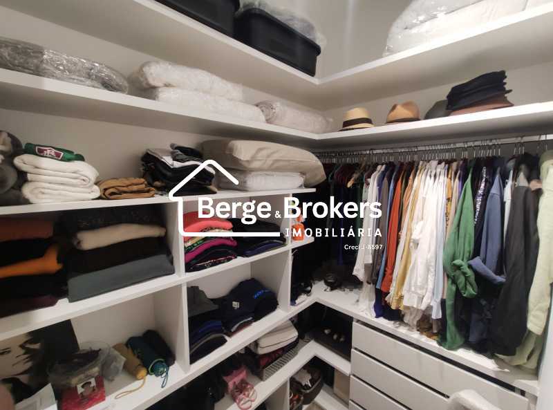 CLOSET - 30
