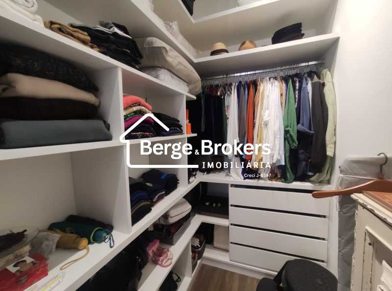 CLOSET - 31