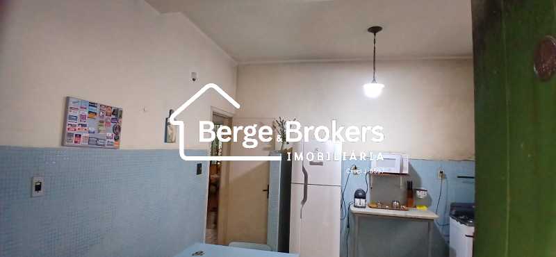 Cozinha - saída fundos - 26