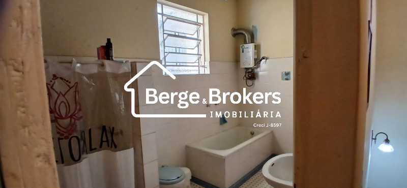 2° Banheiro - banheira e box - 42