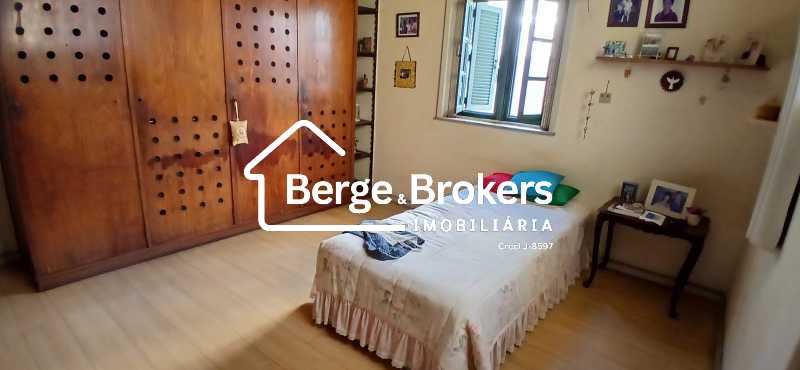 Suíte aceita cama casal - 55