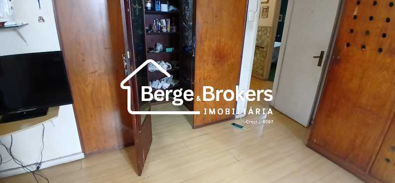 Closet  suíte e saída - 61