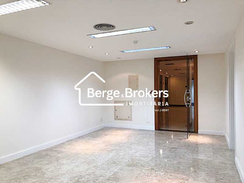 01 - BOZANO - Sala 301 1 - 15