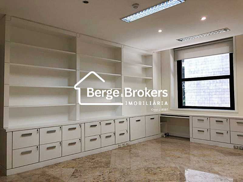 01 - BOZANO - Sala 301 9 - 23