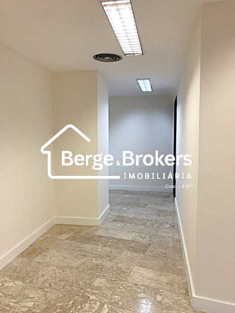 01 - BOZANO - Sala 301 13 - 27