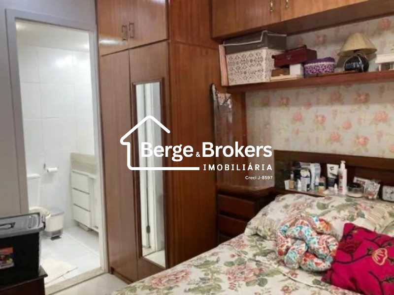 QUARTO SUÍTE 1 - 6