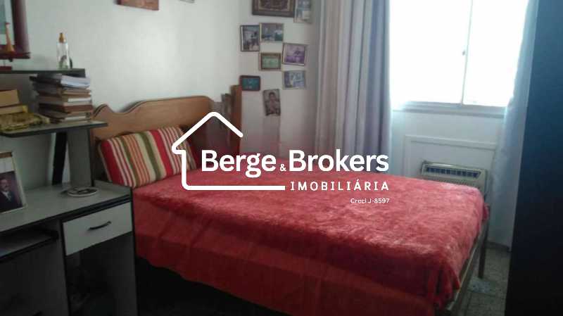 Conheça QUARTO 1 do imóvel - 2 quartos sendo 1 suite/1 vaga de garagem/infra básica - RJAP20692 - 7 QUARTO 1 - 7