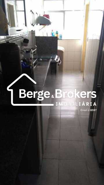 Conheça COZINHA do imóvel - 2 quartos sendo 1 suite/1 vaga de garagem/infra básica - RJAP20692 - 14 COZINHA - 14