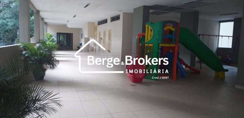 Conheça BRINQUEDOTECA do imóvel - 2 quartos sendo 1 suite/1 vaga de garagem/infra básica - RJAP20692 - 16 BRINQUEDOTECA - 16